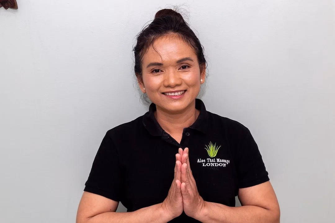 What massage services does Aloe Thai offer?