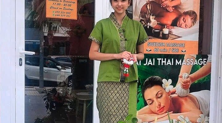 Qui est la sœur de Manee thai massage ?