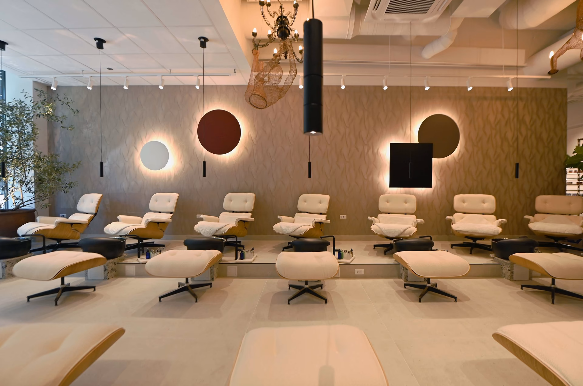 Où Cloé propose-t-il un massage bien-être à Rennes ?