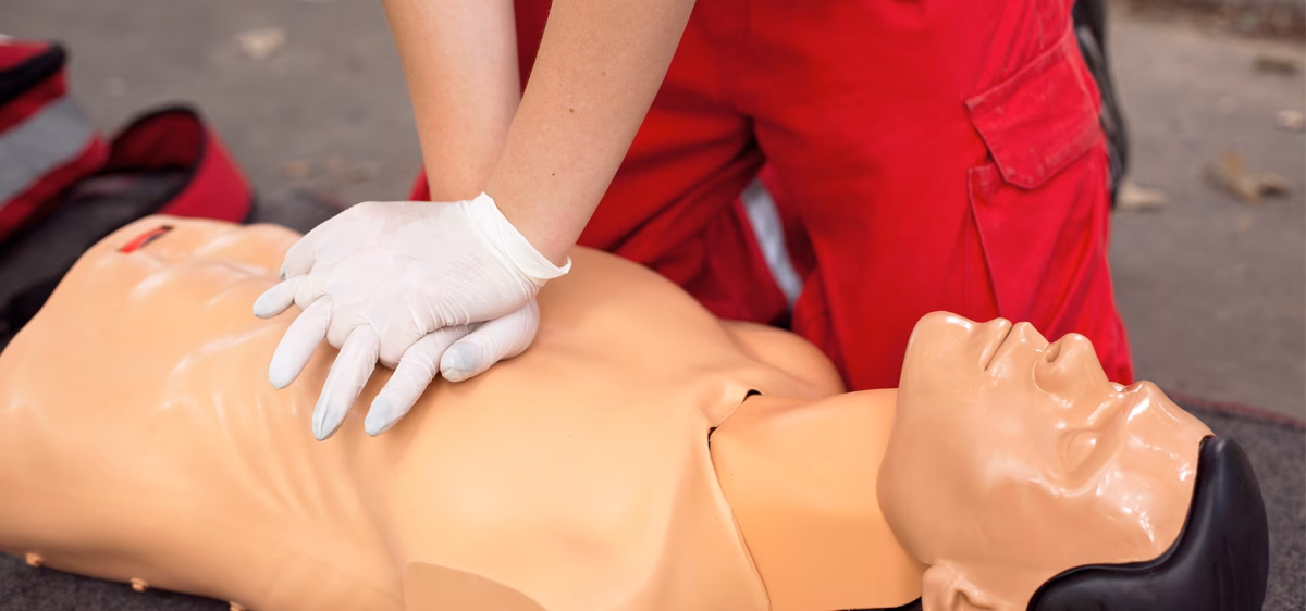 Quels sont les points à retenir si vous avez un jour à effectuer un massage cardiaque ?