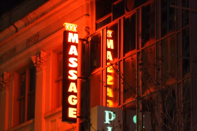 Pourquoi les salons de massage sont-ils fermés en France ?