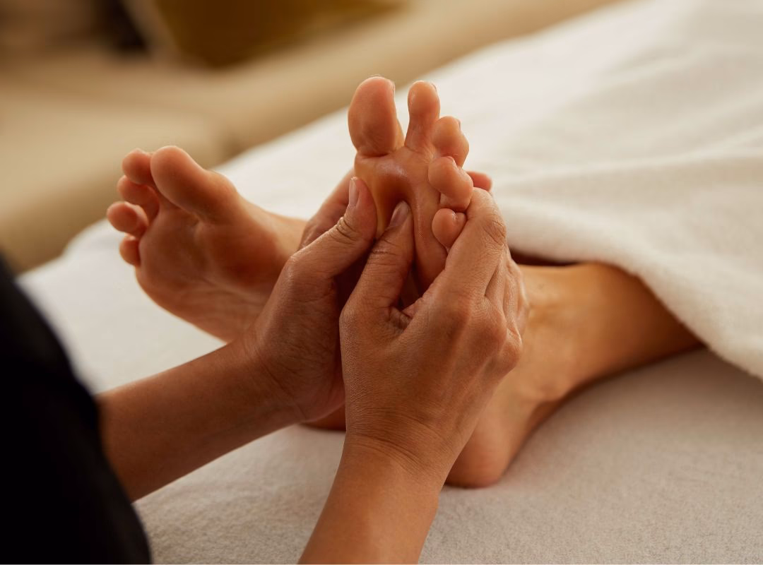 What will I learn in a foot reflexology class?