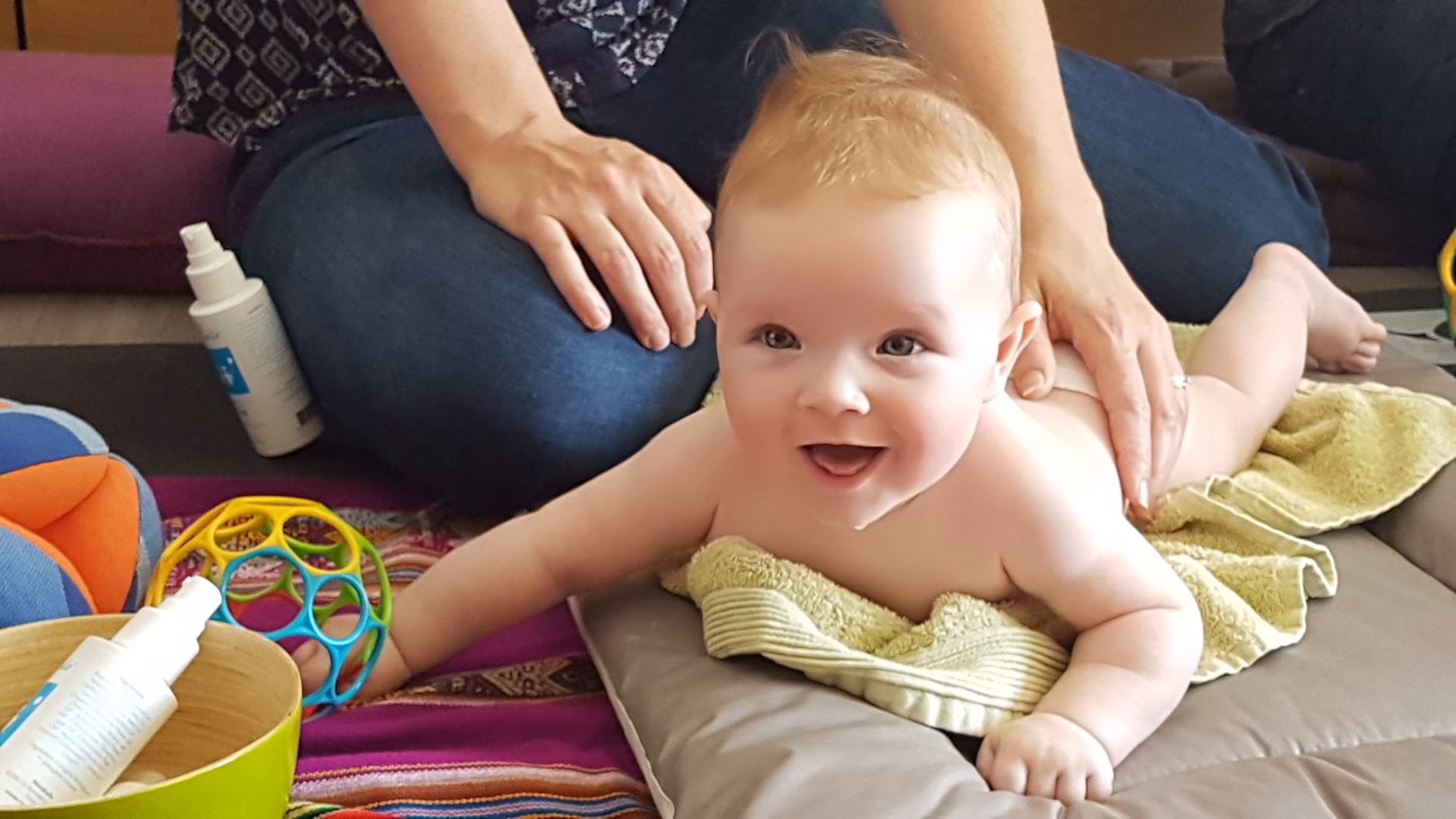 Comment faire une formation en massage bébé et portage bébé ?