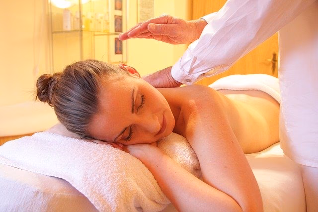 Comment réserver une séance de massage à domicile ?