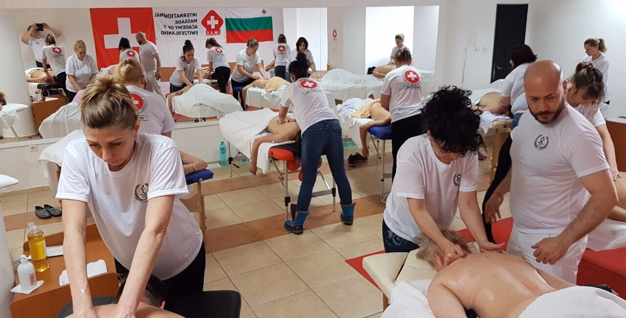 Comment contacter expert massage Academy ?