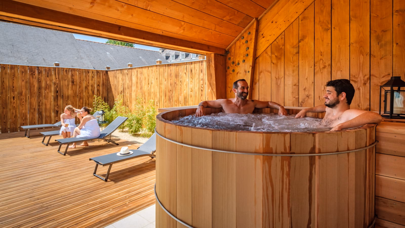 Où partir pour une balade en toue traditionnelle à Chinon?