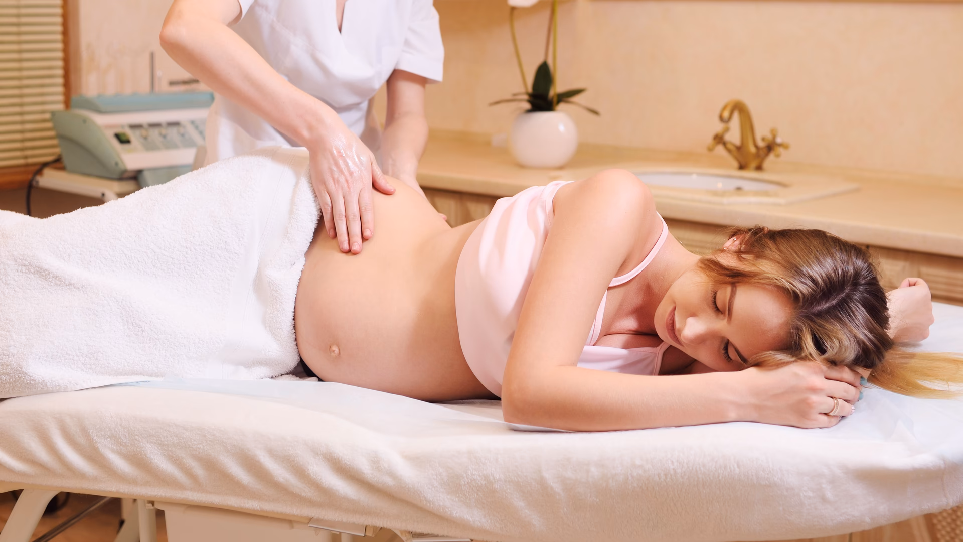 Qu'est-ce que le massage postnatal ?