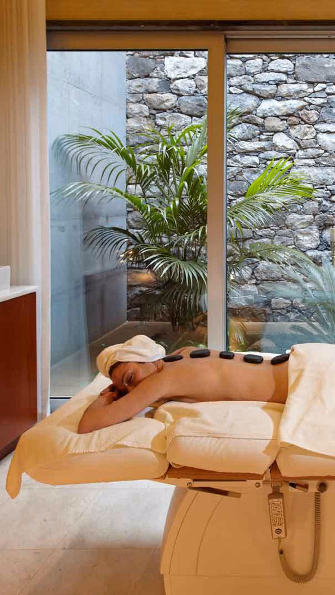 What is a foot massage & how does it work?