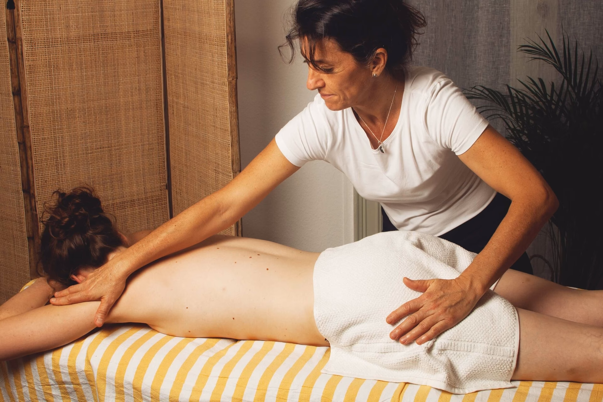 Où peut-on trouver un lieu chaleureux et intimiste à Nantes ?