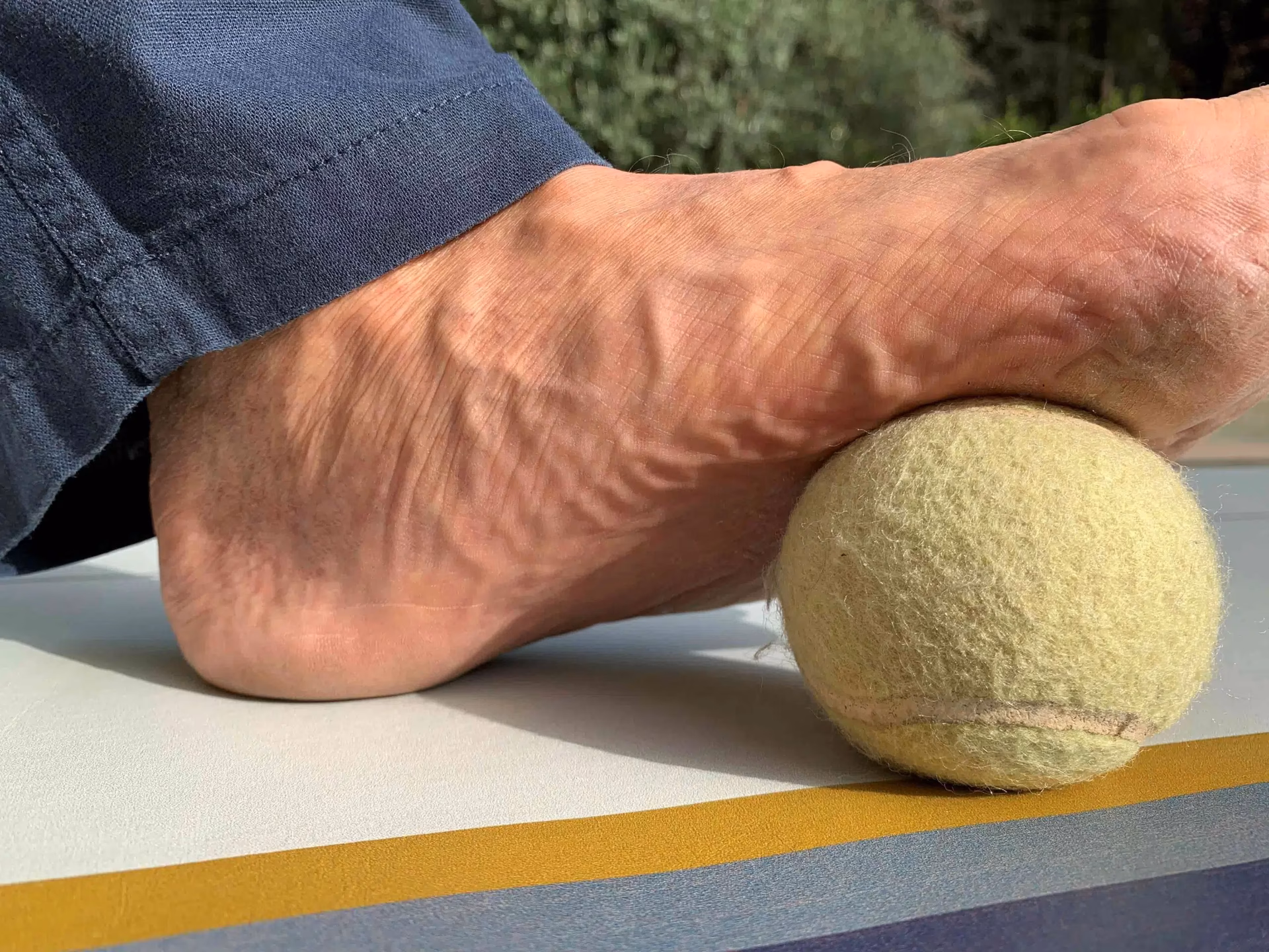 Quels sont les bienfaits du massage plantaire avec une balle de tennis ?