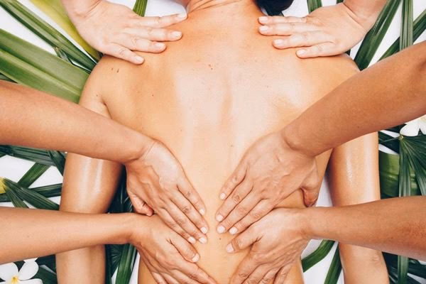 Quel est le massage à quatre ou six mains le plus proche de chez vous ?