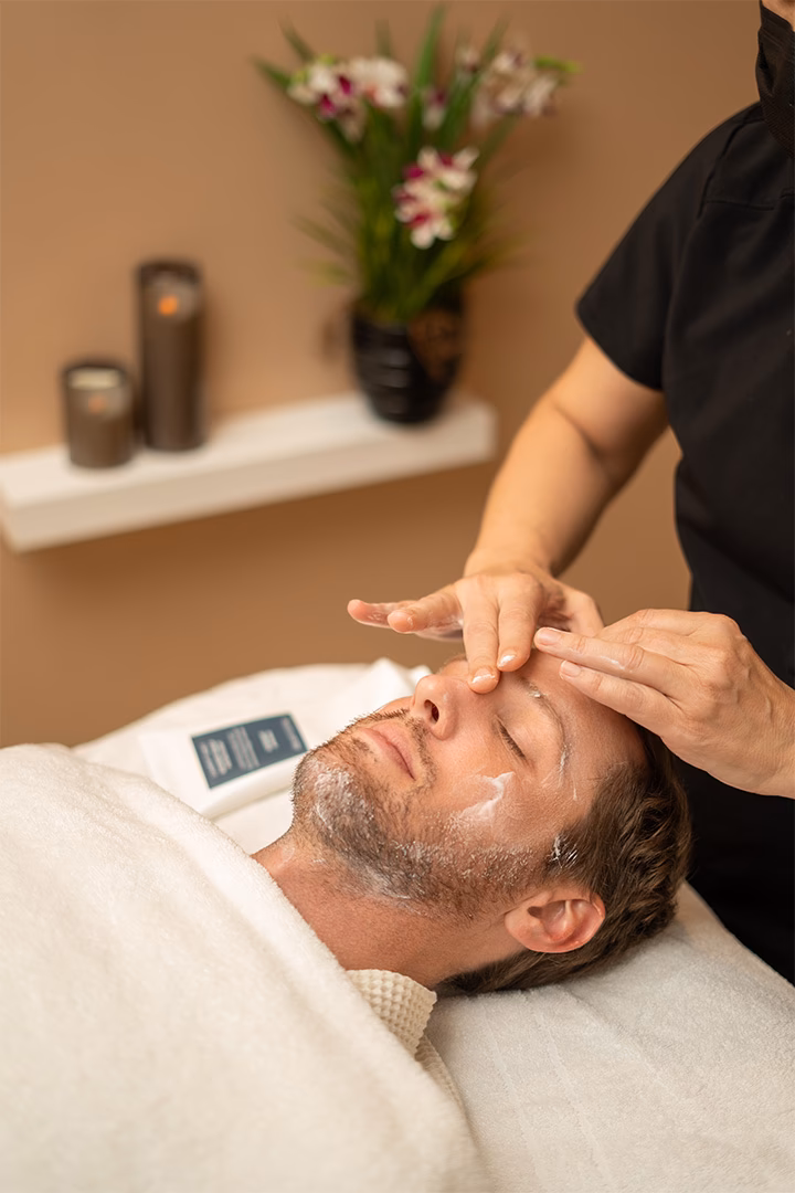 Does Hotel Washington have a spa?