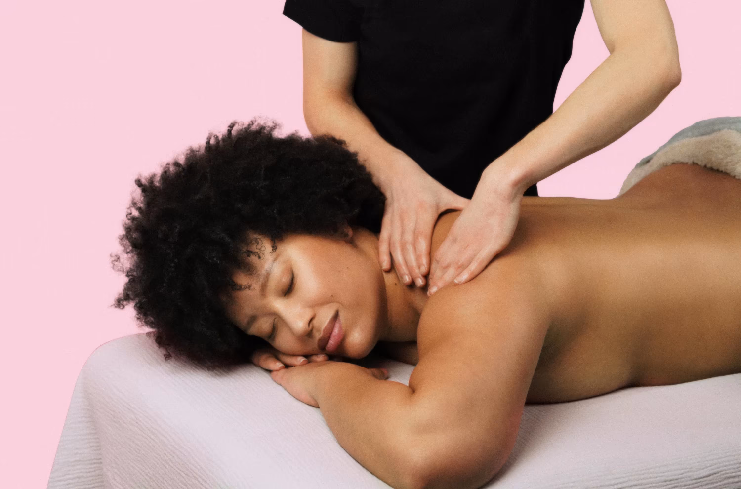 Quels services professionnels de massage thaïlandais sont proposés par siamsens ?