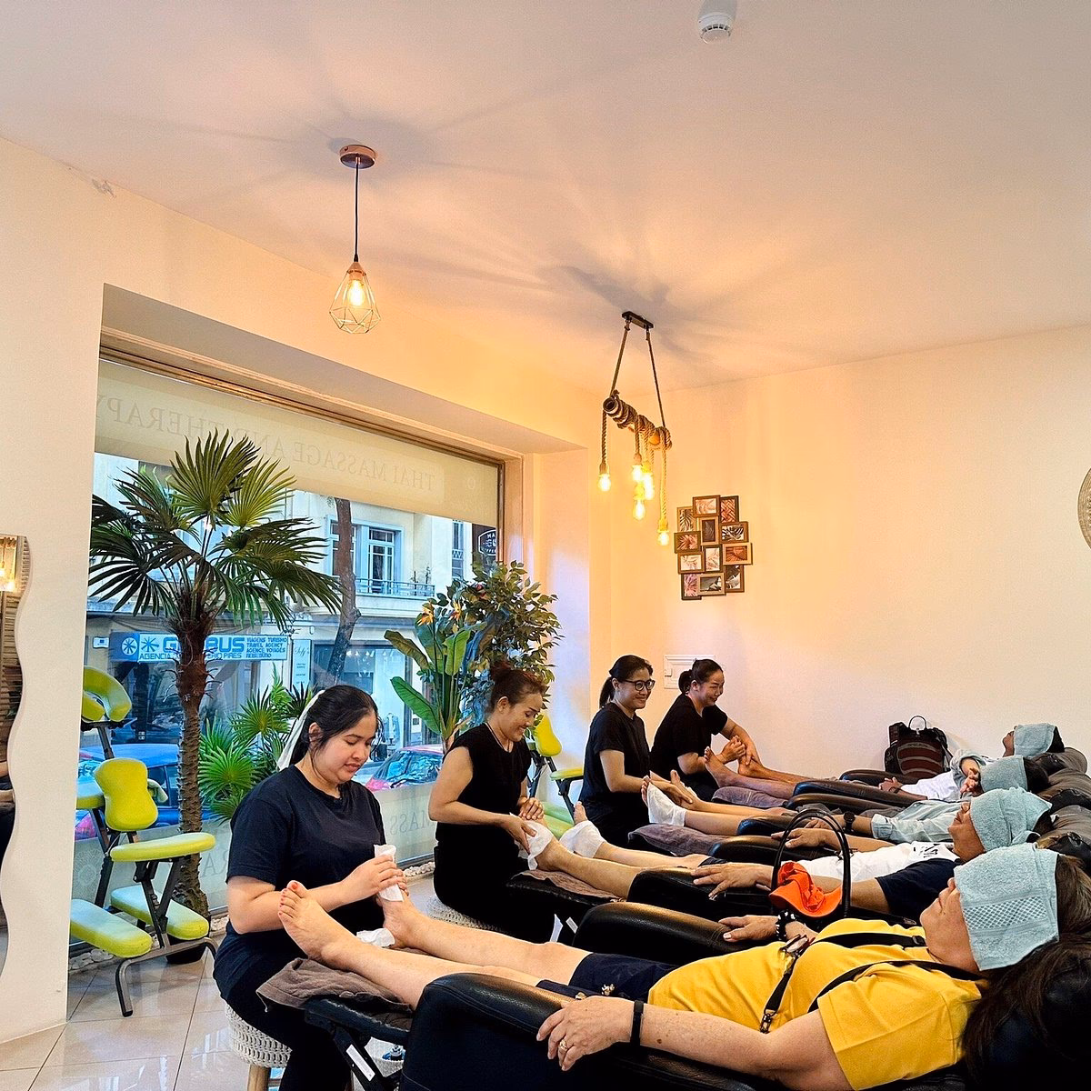 How do I contact Kim Thai massage?