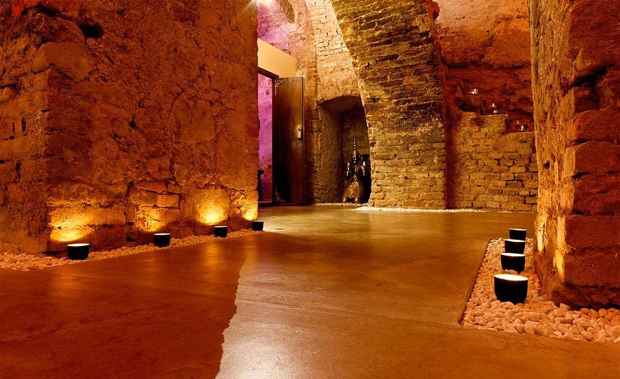 Où se trouve les thermes de Vienne ?