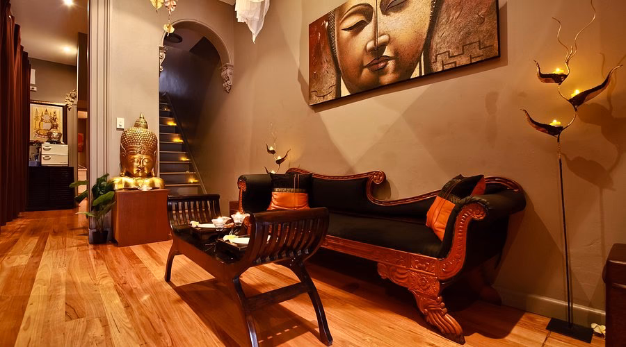 Who is Montra Thai massage & spa?