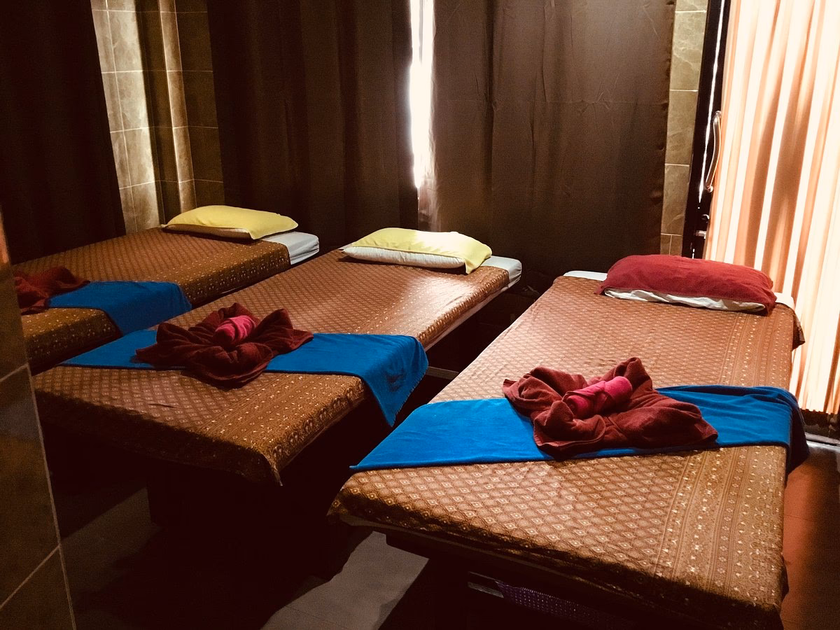 What should I wear to a tui na massage?