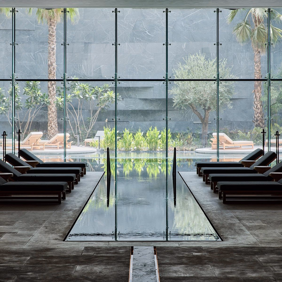 What is a Nooro EMS foot massager?