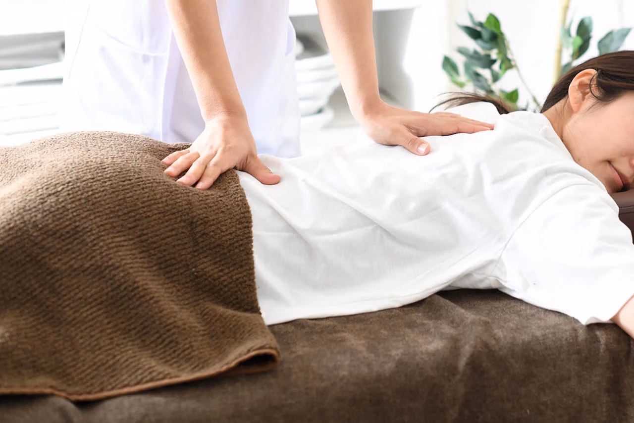 Quelles parties du corps sont utilisées pour le massage shiatsu ?
