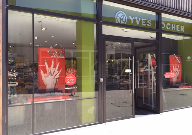 Où se trouve Yves Rocher ?